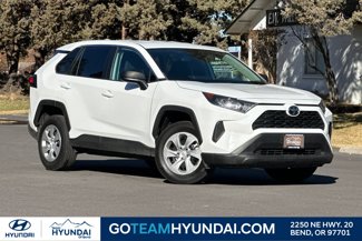 Used 2022 Toyota RAV4 LE image 1