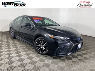Used 2024 Toyota Camry SE image 1