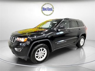 Used 2019 Jeep Grand Cherokee Laredo image 1