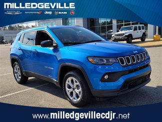 New 2025 Jeep Compass Latitude image 1