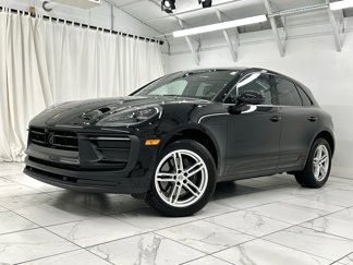 Certified 2025 Porsche Macan image 1