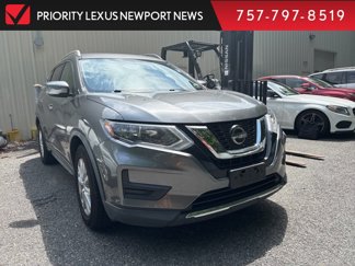 Used 2018 Nissan Rogue SV image 1