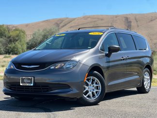 Used 2020 Chrysler Voyager Lxi image 1