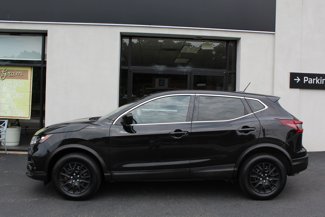 Used 2020 Nissan Rogue Sport S image 1