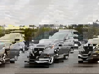 Used 2019 Nissan Altima 2.5 S image 1