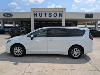 Used 2021 Chrysler Voyager Lxi image 1