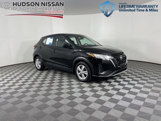 Used 2023 Nissan Kicks S image 1