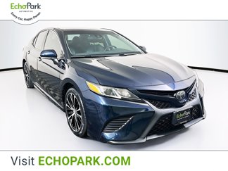 Used 2018 Toyota Camry SE image 1