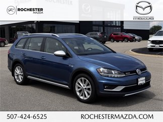 Used 2019 Volkswagen Golf Alltrack S image 1