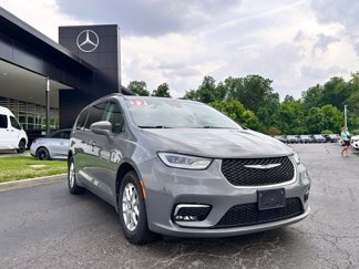Used 2022 Chrysler Pacifica Touring-L image 1