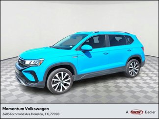 Certified 2024 Volkswagen Taos SE image 1