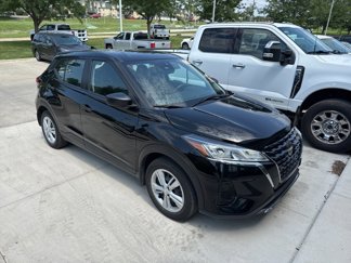 Used 2022 Nissan Kicks S image 1