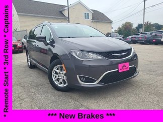 Used 2020 Chrysler Pacifica Touring-L image 1