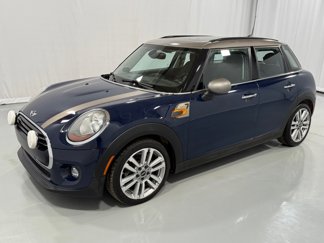 Used 2017 MINI Cooper 4-Door Hardtop image 1