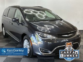 Used 2019 Chrysler Pacifica Touring-L w/ Advanced Safetytec Group image 1