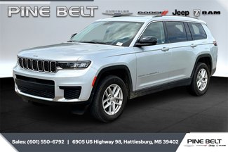 Used 2023 Jeep Grand Cherokee L Laredo image 1