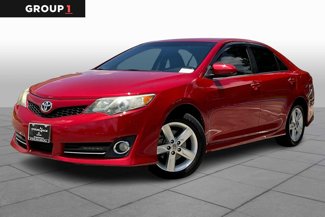 Used 2014 Toyota Camry SE image 1