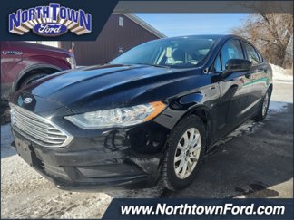 Used 2017 Ford Fusion S image 1