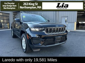 Used 2022 Jeep Grand Cherokee Laredo image 1
