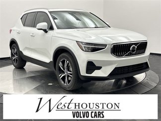 New 2025 Volvo XC40 B5 Core w/ Climate Package image 1