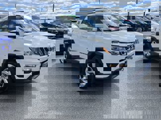 Used 2019 Jeep Compass Latitude w/ Cold Weather Group image 1