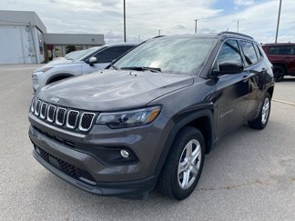 Used 2024 Jeep Compass Latitude image 1