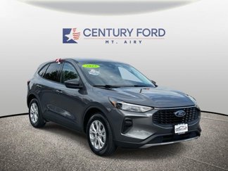 Used 2025 Ford Escape Active image 1