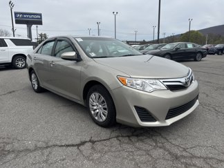 Used 2013 Toyota Camry LE image 1