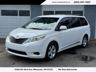 Used 2011 Toyota Sienna LE w/ Towing Pkg image 1