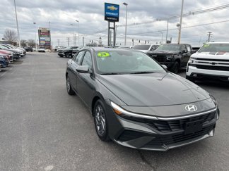 Used 2024 Hyundai Elantra SEL image 1