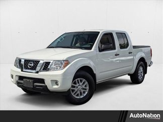 Used 2018 Nissan Frontier SV image 1