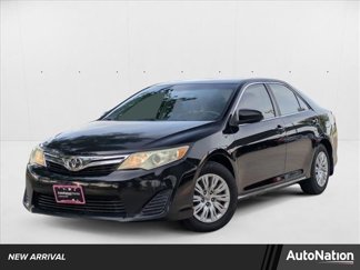 Used 2014 Toyota Camry LE image 1