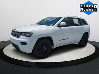 Used 2020 Jeep Grand Cherokee Altitude image 1