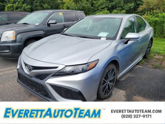 Used 2023 Toyota Camry SE image 1