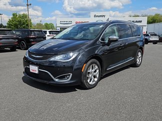Used 2017 Chrysler Pacifica Limited image 1