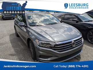 Used 2021 Volkswagen Jetta SE w/ SE Cold Weather Package image 1