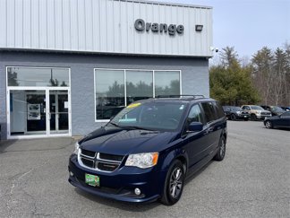 Used 2017 Dodge Grand Caravan SXT image 1