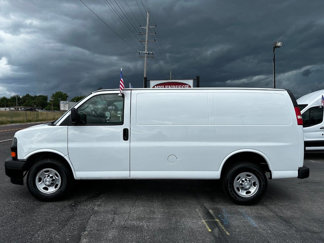 Used 2018 Chevrolet Express 2500 image 1