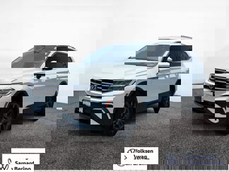 Used 2022 Volkswagen Tiguan SE image 1