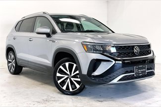 Used 2024 Volkswagen Taos SE image 1