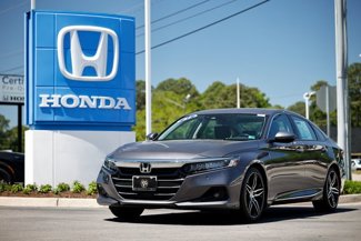 Used 2021 Honda Accord Touring image 1