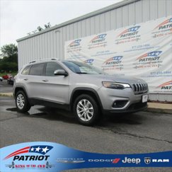 Certified 2019 Jeep Cherokee Latitude w/ Popular Appearance Group image 1