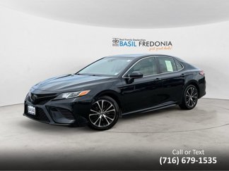 Used 2018 Toyota Camry SE image 1