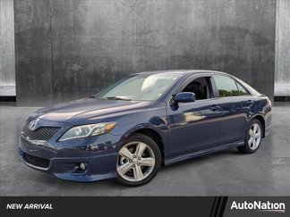 Used 2010 Toyota Camry SE image 1