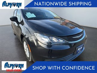 Used 2017 Chrysler Pacifica Touring w/ Tire & Wheel Group image 1