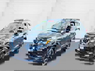 Used 2020 Nissan Kicks SR image 1