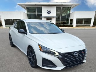 Used 2023 Nissan Altima 2.5 SR image 1