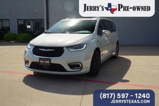 Used 2021 Chrysler Pacifica Limited w/ Uconnect Theater Family Group image 1