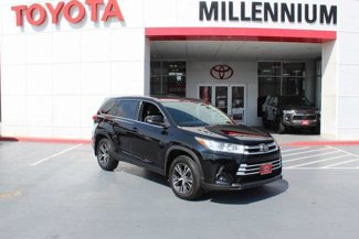 Certified 2019 Toyota Highlander LE image 1