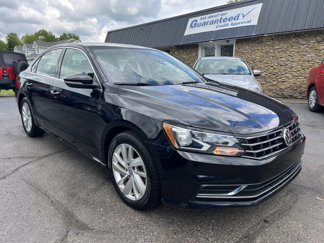 Used 2018 Volkswagen Passat 2.0T SE image 1